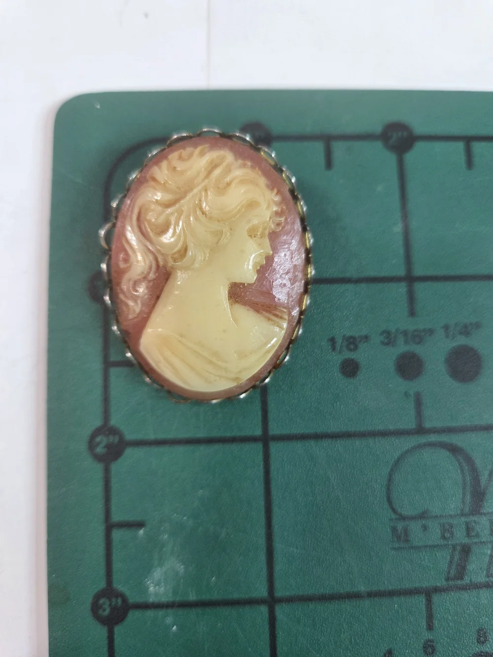 Vtg victorian style shell carved cameo brooch pin gold tone womens sillouette